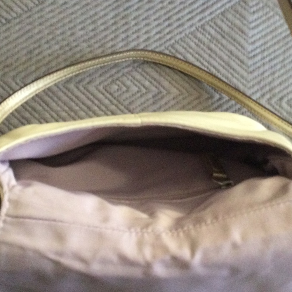 Coach cream leather crossbody bag with silver tone hardware and gold accents - Picture 7 of 7